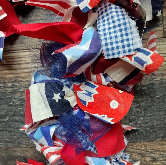 6ft long patriotic rag Garland - Picture 6 of 7